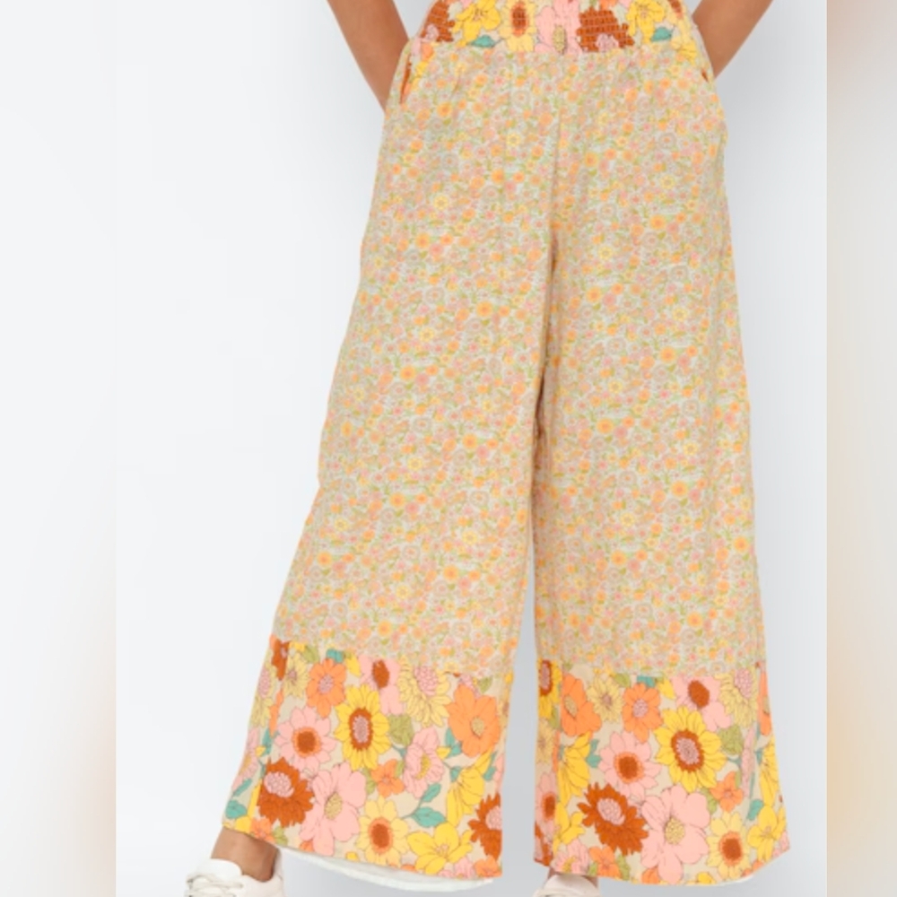 XS American eagle AE 70’s Wide leg Floral Pants Vintage Pink, Green, Yellow Fall